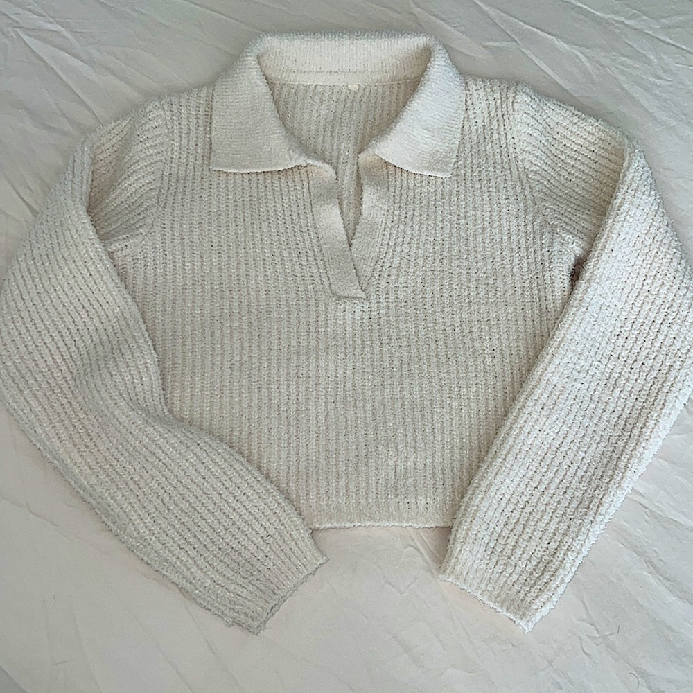 Thick Ribbed Cropped Sweater - Picture 14 of 15